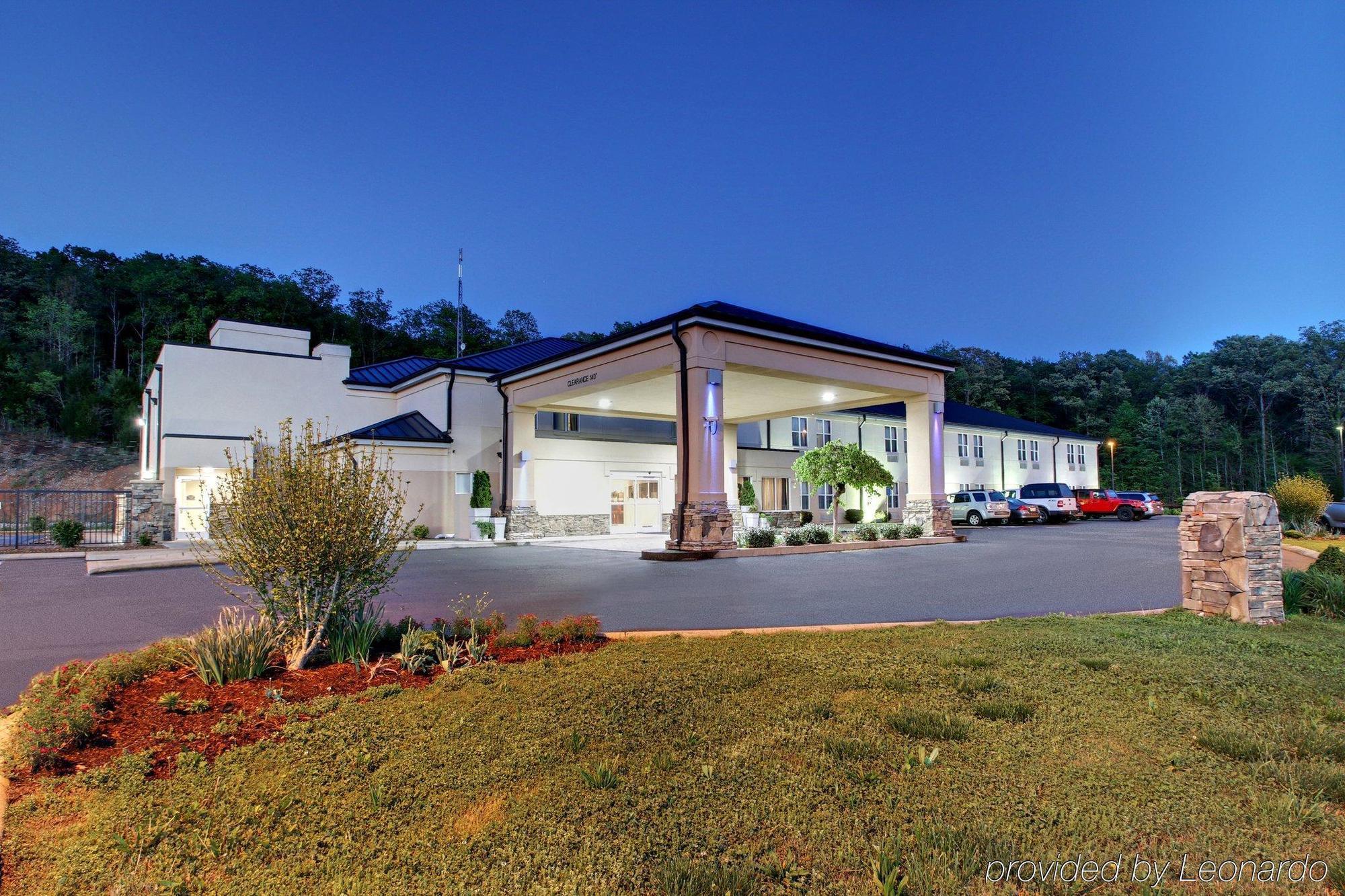 Holiday Inn Express Hurricane Mills Waverly By Ihg Экстерьер фото