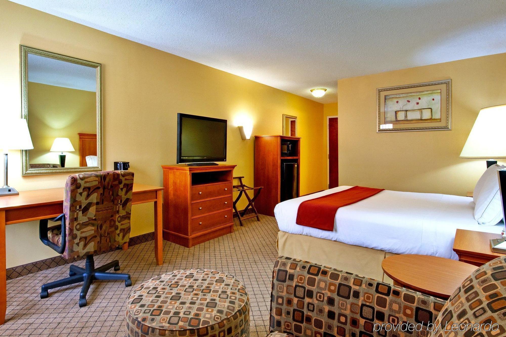 Holiday Inn Express Hurricane Mills Waverly By Ihg Экстерьер фото