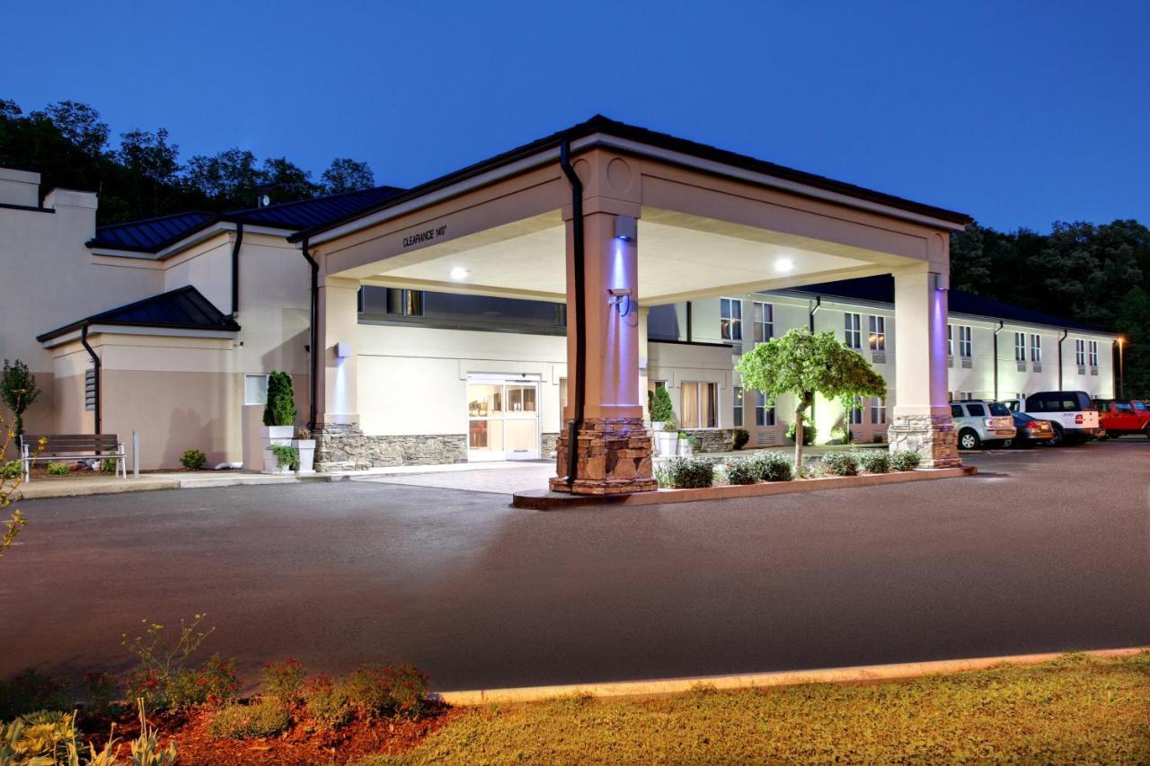 Holiday Inn Express Hurricane Mills Waverly By Ihg Экстерьер фото